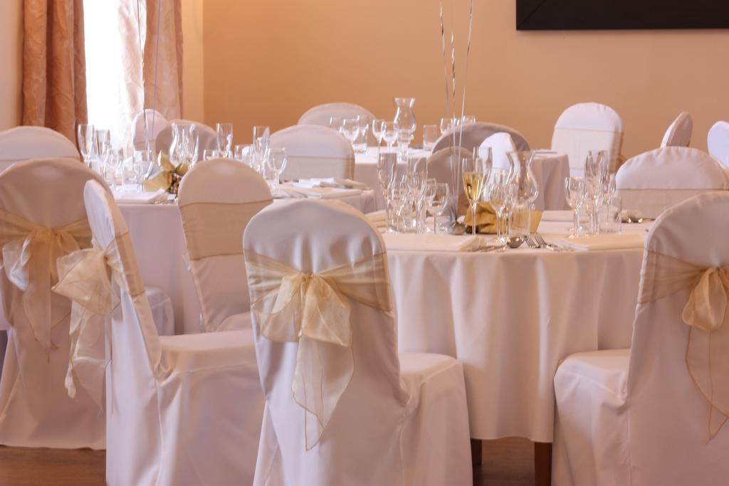 מופאט Annandale Arms Hotel מראה חיצוני תמונה